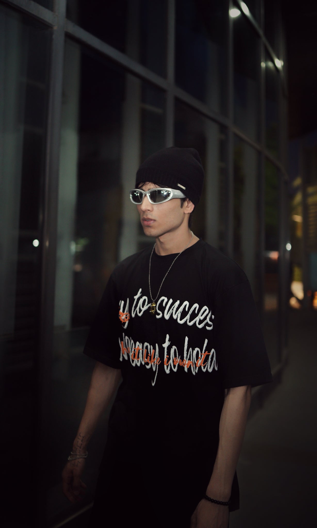 KEY TO SUCCESS BLACK OVERSIZED T-SHIRT